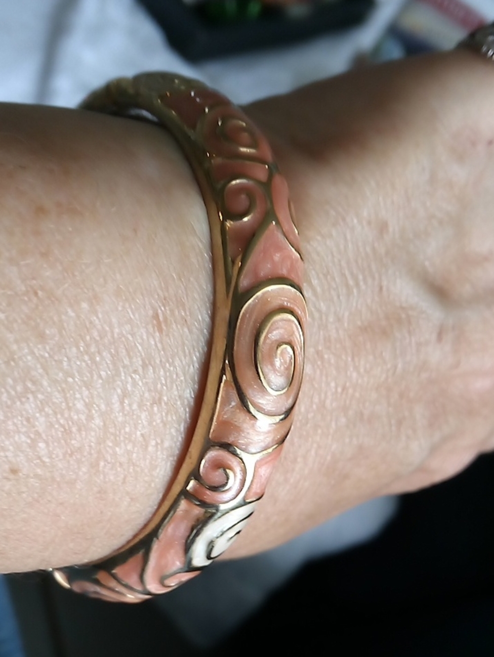 Vintage Copper-Tone Swirl Bangle Bracelet - Pink and Gold